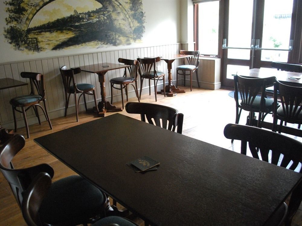 מלון ברנרד קאסל The Cricketers Arms מראה חיצוני תמונה