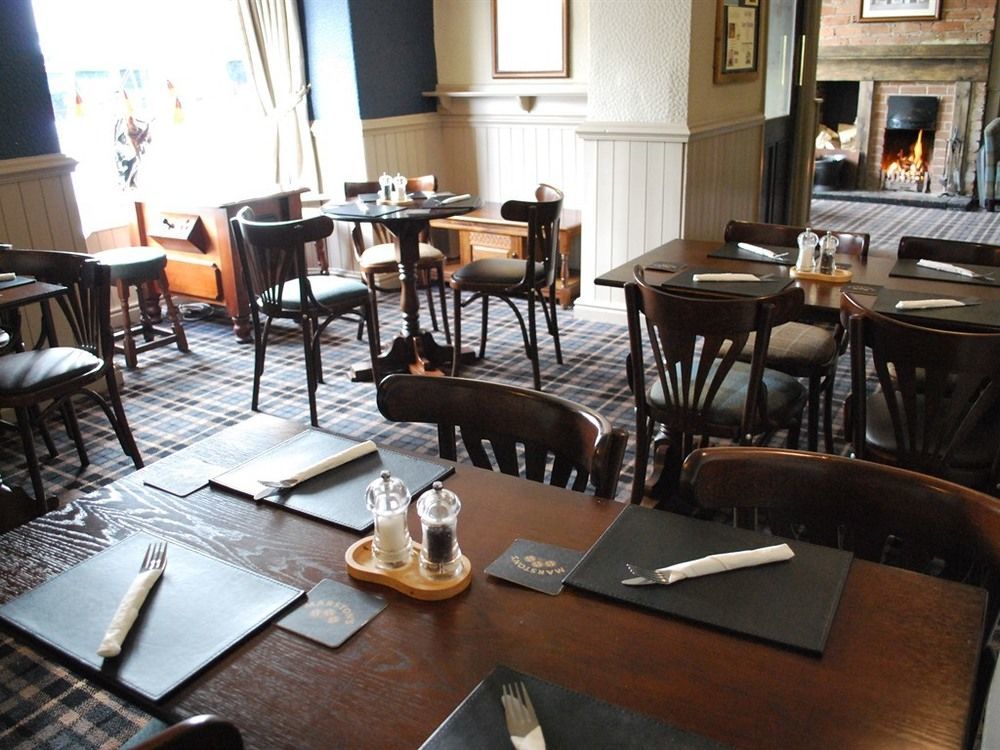מלון ברנרד קאסל The Cricketers Arms מראה חיצוני תמונה