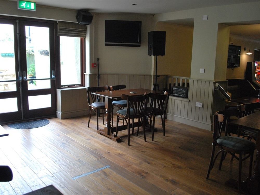 מלון ברנרד קאסל The Cricketers Arms מראה חיצוני תמונה